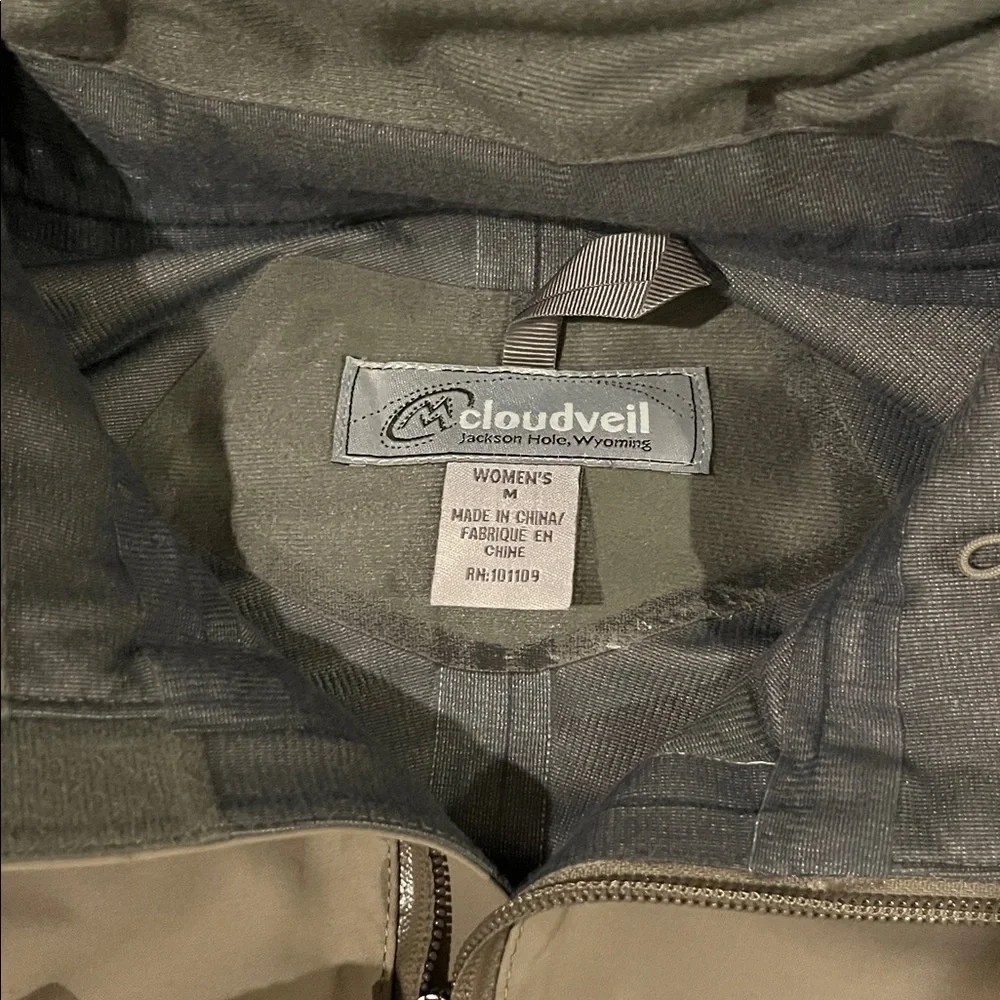 Women’s Cloudveil Sort Shell Ski Jacket. Size medium. Worn once, like new. - Picture 3 of 6